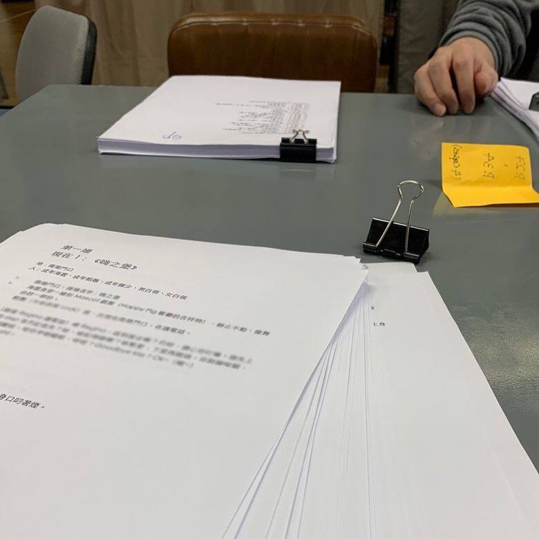 身為「腦細」的林日曦,自言不喜歡出鏡,月前他宣佈自己創作的健台劇終於 身為「腦細」的林日曦,自言不喜歡出鏡,月前他宣佈自己創作的健台劇終於