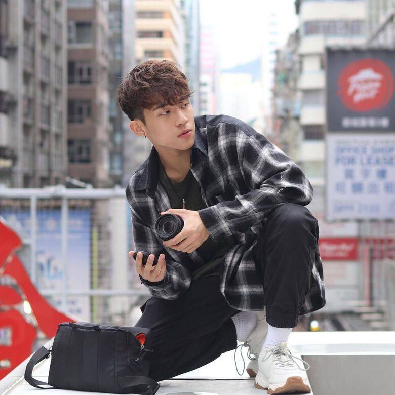 眾所周知,他如今正在香港科技大學修讀市場學(Business marketing),能夠入讀「三大」成績 眾所周知,他如今正在香港科技大學修讀市場學(Business marketing),能夠入讀「三大」成績