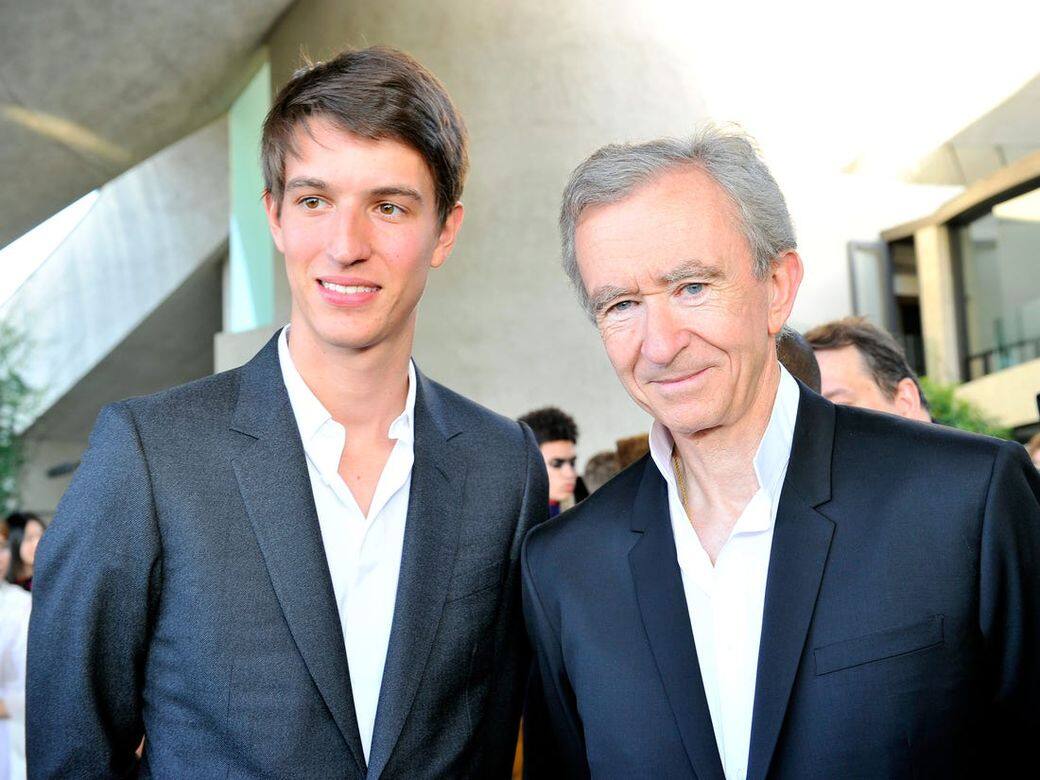 LVMH家族二代次子Alexandre Arnault,年紀輕輕便成為RIMOWA的行政總裁,自然非同一般。雖說 LVMH家族二代次子Alexandre Arnault,年紀輕輕便成為RIMOWA的行政總裁,自然非同一般。雖說