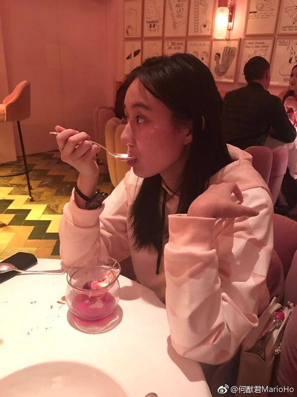 何超欣是家中年紀最小,因而家人都疼愛她和甚少給她壓力 何超欣是家中年紀最小,因而家人都疼愛她和甚少給她壓力