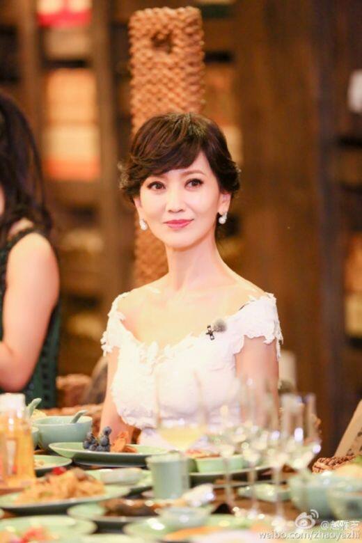 當年放低優薪厚職的藥劑師工作到電視台拍劇當配角 當年放低優薪厚職的藥劑師工作到電視台拍劇當配角