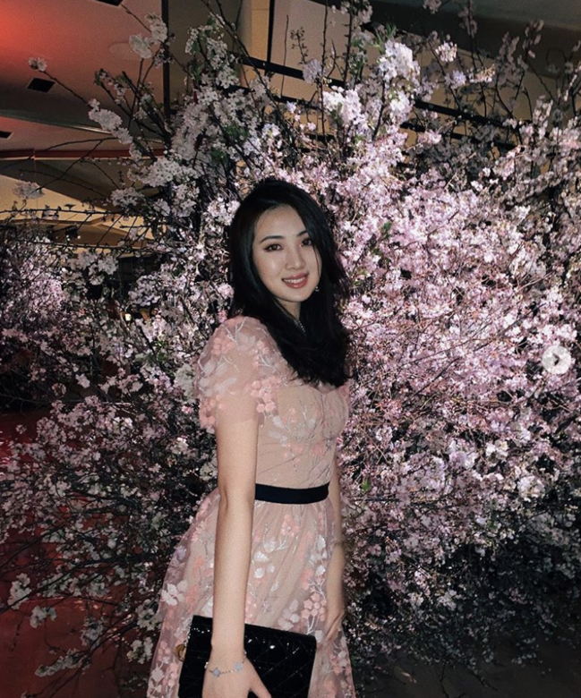 孟晚舟說,任正非是一位嚴父,不知道姚安娜同意否,只是可以肯定,在兩姊 孟晚舟說,任正非是一位嚴父,不知道姚安娜同意否,只是可以肯定,在兩姊