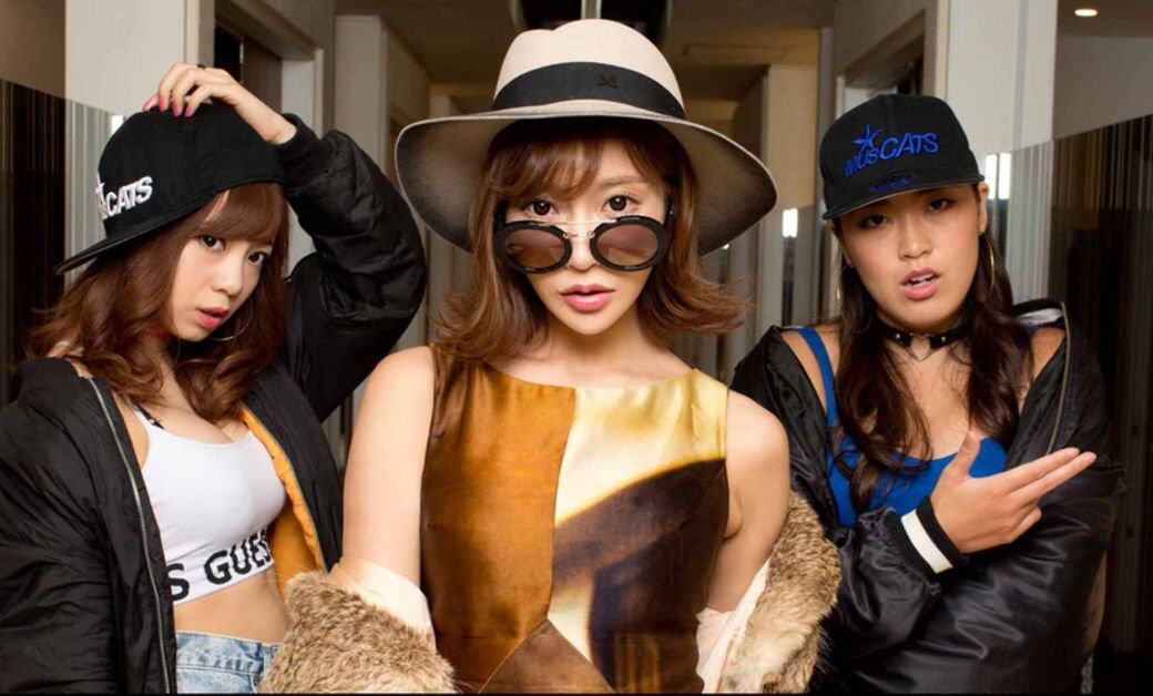 明日花亦是3人團體組合Champagne King的成員之一 明日花亦是3人團體組合Champagne King的成員之一