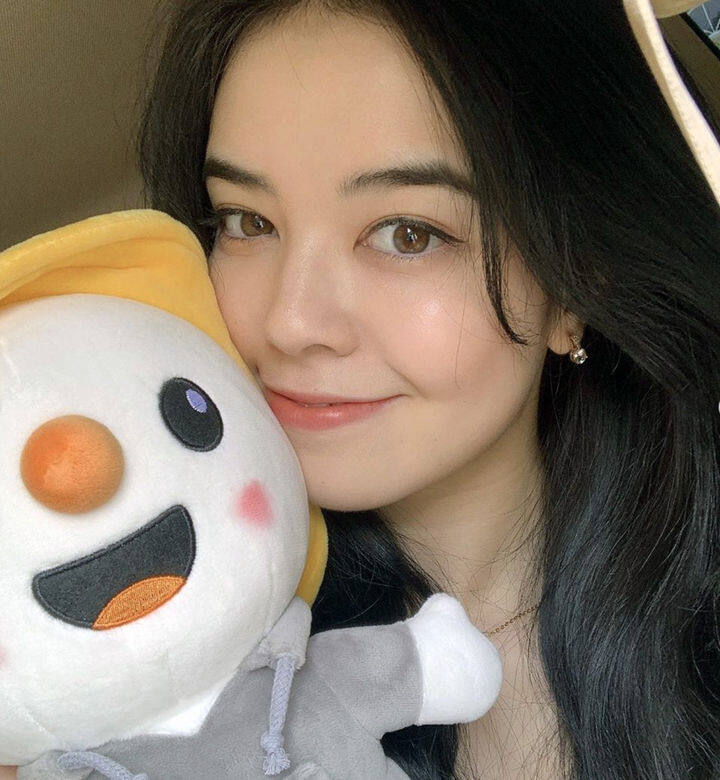 Leia是隊中的老么,現年19歲。但其實她在去年已經是前RaNia的成員,亦有傳她 Leia是隊中的老么,現年19歲。但其實她在去年已經是前RaNia的成員,亦有傳她