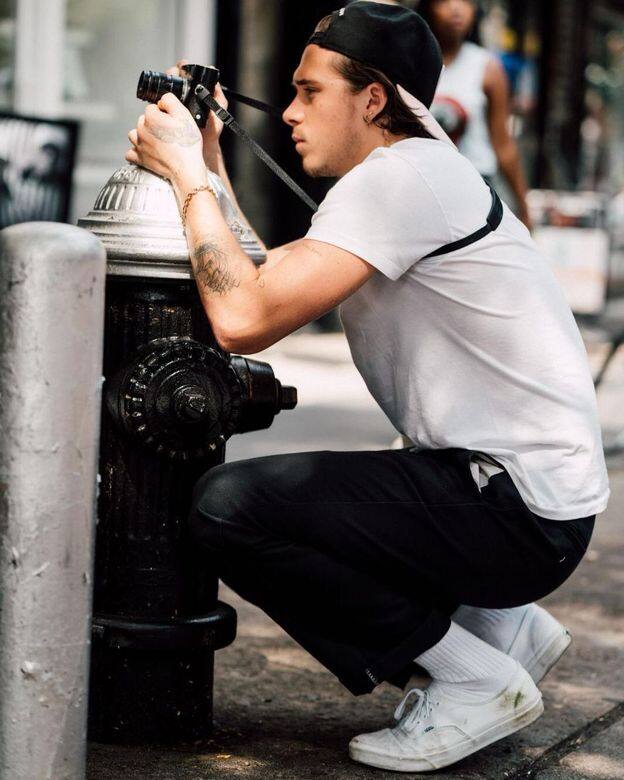 文一出後,留言區立刻被大批網友圍攻,被質疑是在歧視亞洲人,Brooklyn Beckham 嚇到 文一出後,留言區立刻被大批網友圍攻,被質疑是在歧視亞洲人,Brooklyn Beckham 嚇到