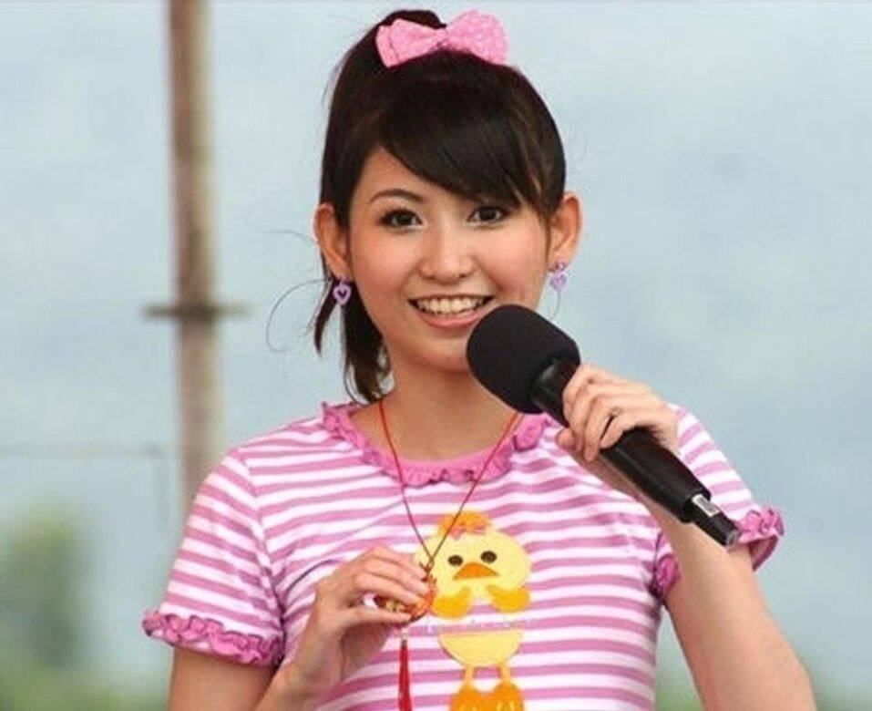 「蝴蝶姐姐」簡愷樂出道時於兒童台擔任主持 「蝴蝶姐姐」簡愷樂出道時於兒童台擔任主持