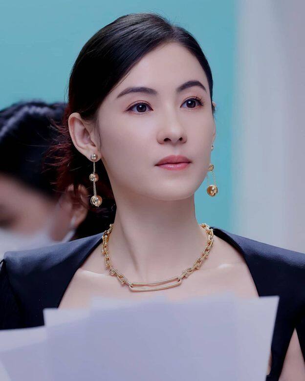 「我家裡生活不是不好,但是好的時間太短了。因為我爸喜歡賭,就我媽裝修 「我家裡生活不是不好,但是好的時間太短了。因為我爸喜歡賭,就我媽裝修