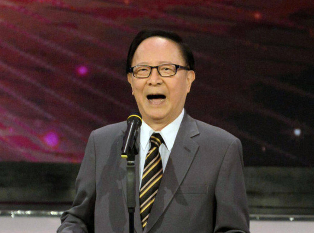 King Sir鍾景輝在演藝圈超過50年,並創辦香港戲劇協會擔任會長至今,更七 King Sir鍾景輝在演藝圈超過50年,並創辦香港戲劇協會擔任會長至今,更七