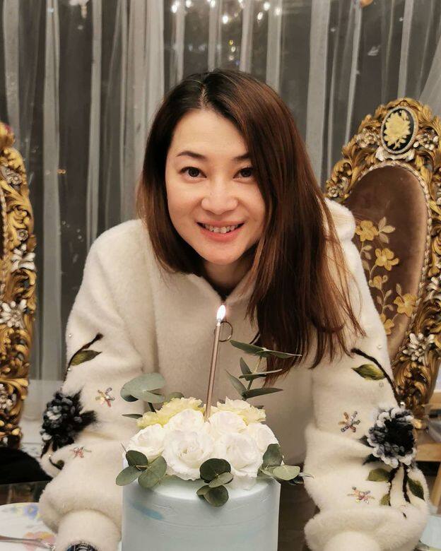 陳伶俐現時與富有的丈夫家住豪宅,2016年,陳伶俐發現家中首飾被盜,懷疑 陳伶俐現時與富有的丈夫家住豪宅,2016年,陳伶俐發現家中首飾被盜,懷疑