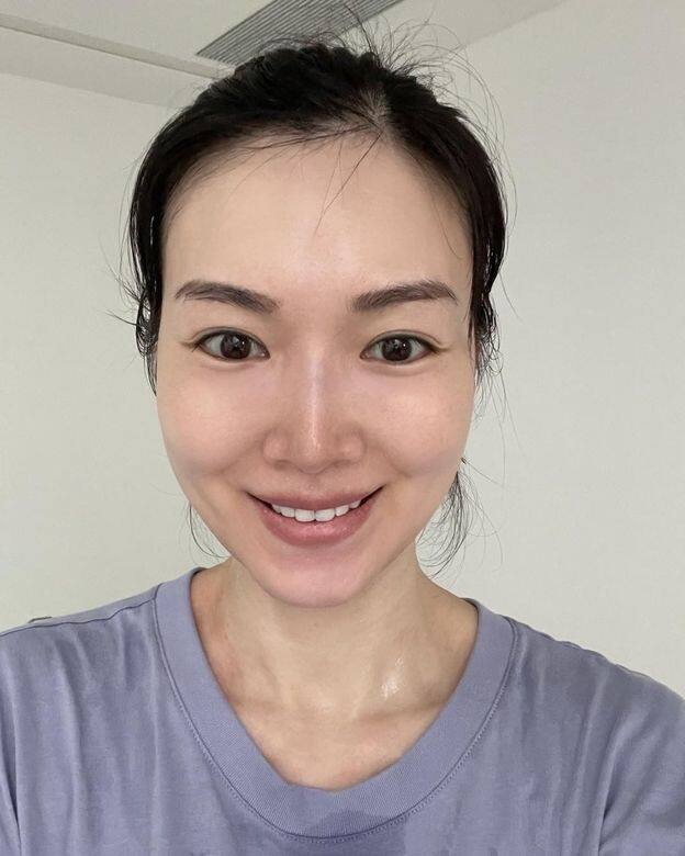 現時為知名KOL的前港姐冠軍葉翠翠,婚後誕下兩名子女,年前首次聘請兩 現時為知名KOL的前港姐冠軍葉翠翠,婚後誕下兩名子女,年前首次聘請兩