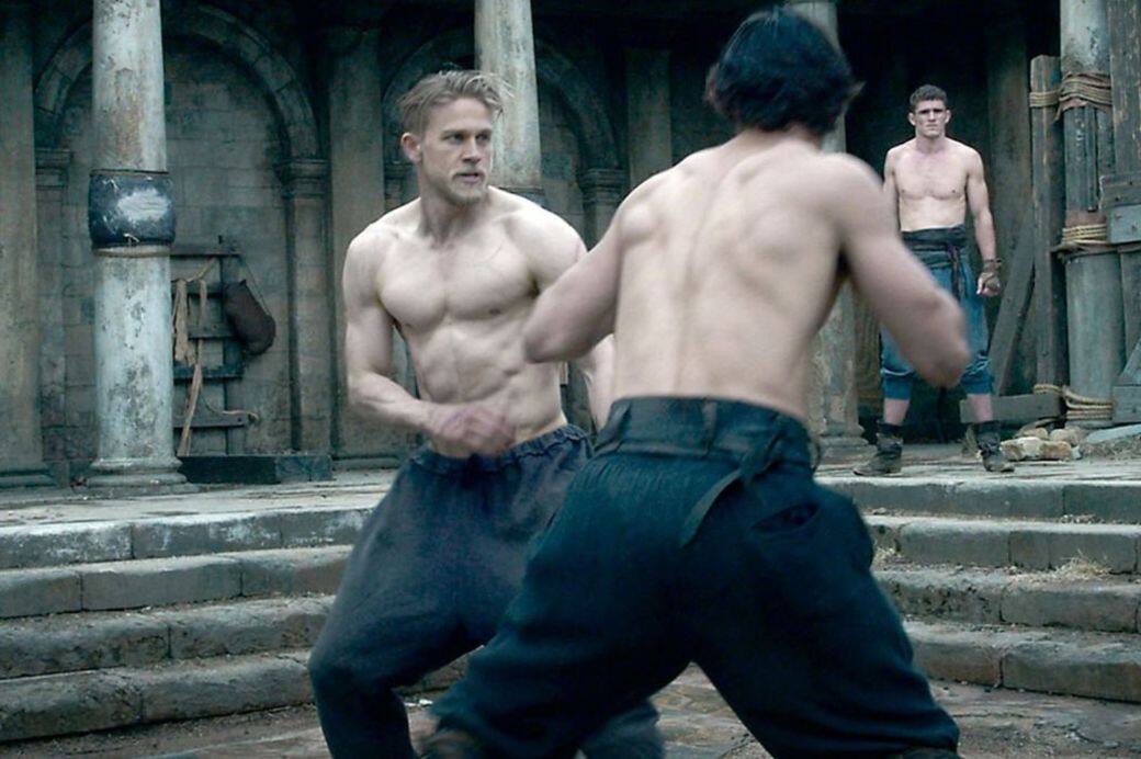 第7位終於輪到英國代表,有騷肌率達26.3%的Charlie Hunnam。他的成名作是電視劇 第7位終於輪到英國代表,有騷肌率達26.3%的Charlie Hunnam。他的成名作是電視劇