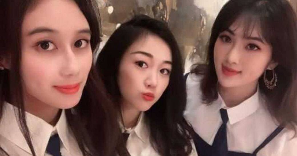 最近賭王「靚到不得了」的千金、四房21歲女兒何超欣可謂出盡風頭,全因微 最近賭王「靚到不得了」的千金、四房21歲女兒何超欣可謂出盡風頭,全因微