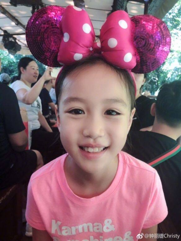 鍾麗緹 女兒 Cayla 鍾麗緹 女兒 Cayla