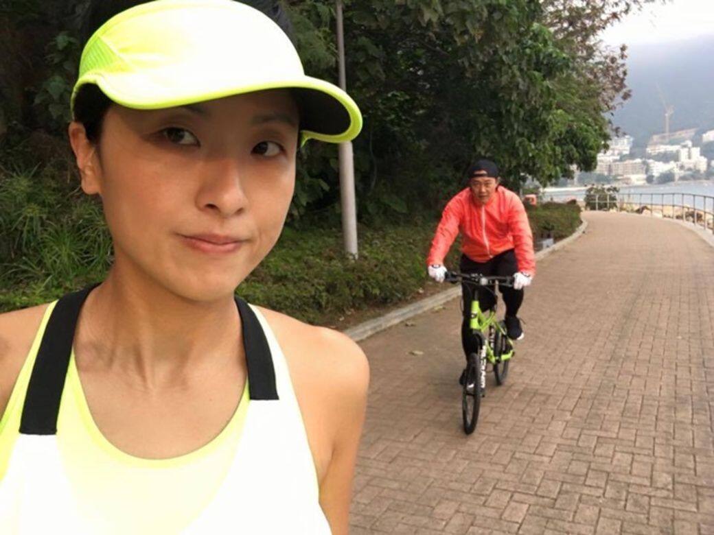 阿徐笑言:「他有內在美,但有內在美,有埋外在美就perfect!」說的當然是老公陳奕 阿徐笑言:「他有內在美,但有內在美,有埋外在美就perfect!」說的當然是老公陳奕