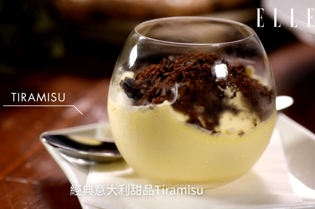 來到甜品環節,Fiona及ELLE編輯均品嘗了特色甜品 來到甜品環節,Fiona及ELLE編輯均品嘗了特色甜品