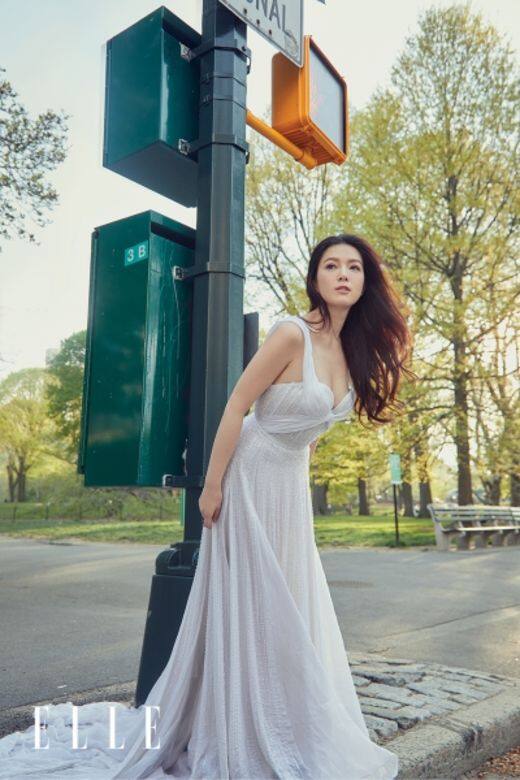 聽過不少例子,籌備婚禮大都是女方打點,頻頻撲撲,男方則參與度不足,他們卻恰恰相反,陸漢洋決斷力強,對細節有要求 聽過不少例子,籌備婚禮大都是女方打點,頻頻撲撲,男方則參與度不足,他們卻恰恰相反,陸漢洋決斷力強,對細節有要求
