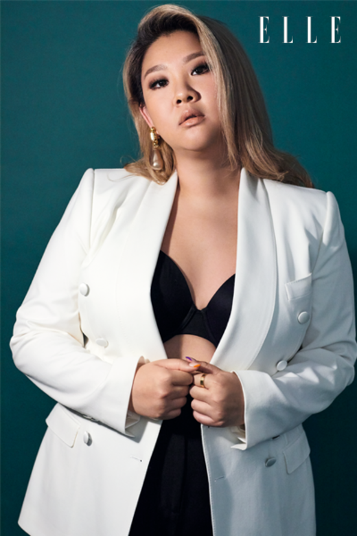 ELLE:最近推出新歌《救命歌》提醒大家要更愛自己 ELLE:最近推出新歌《救命歌》提醒大家要更愛自己