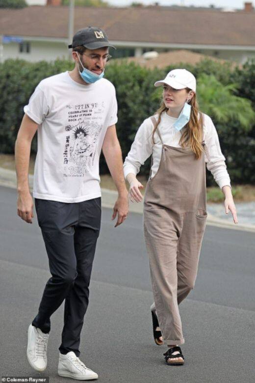 Emma Stone Dave McCary 懷孕 大肚 Emma Stone Dave McCary 懷孕 大肚