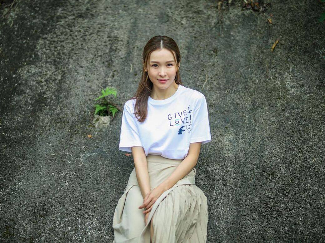 李佳芯以本名李嘉馨在有線出道,先擔任體育主持,並曾採訪京奧,其後擔 李佳芯以本名李嘉馨在有線出道,先擔任體育主持,並曾採訪京奧,其後擔