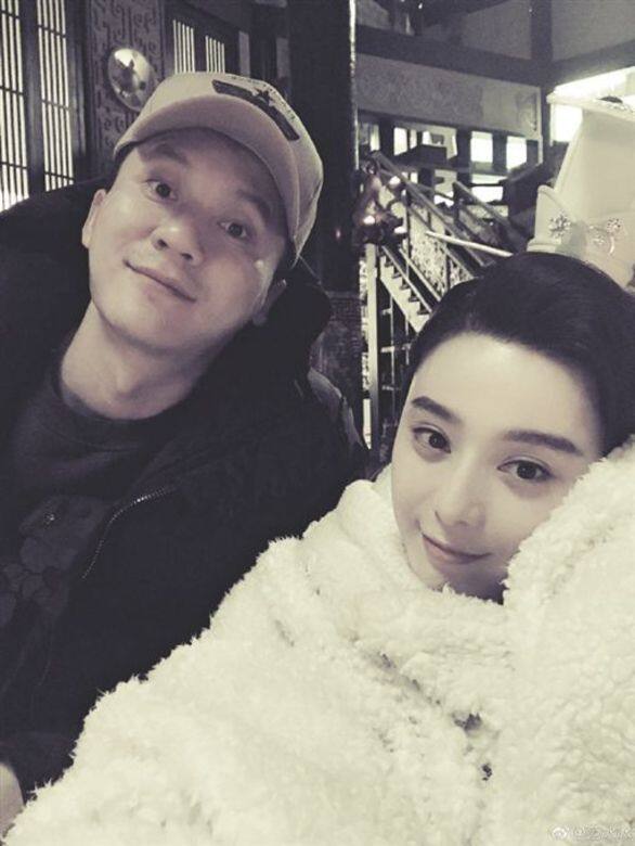 早前李晨拍攝綜藝節目時,有網民發現李晨的獨居豪宅內竟然有女性衛 早前李晨拍攝綜藝節目時,有網民發現李晨的獨居豪宅內竟然有女性衛