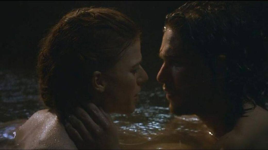 《權力遊戲》裡面被喻為最浪漫的一場性愛,就是守夜人Jon Snow戀上野人Ygritte,口 《權力遊戲》裡面被喻為最浪漫的一場性愛,就是守夜人Jon Snow戀上野人Ygritte,口