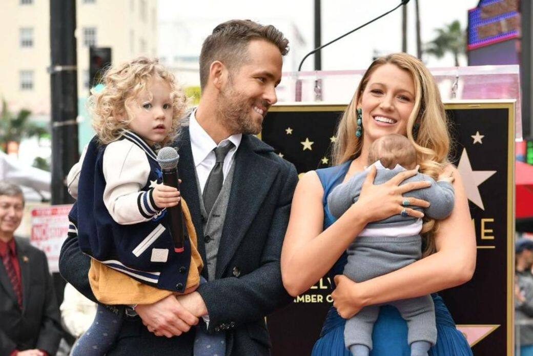 Blake Lively, Ryan Reynolds, 對望, 眼裡只有對方, 生日, 合照, 一家人, 一家四口, 女兒 Blake Lively, Ryan Reynolds, 對望, 眼裡只有對方, 生日, 合照, 一家人, 一家四口, 女兒