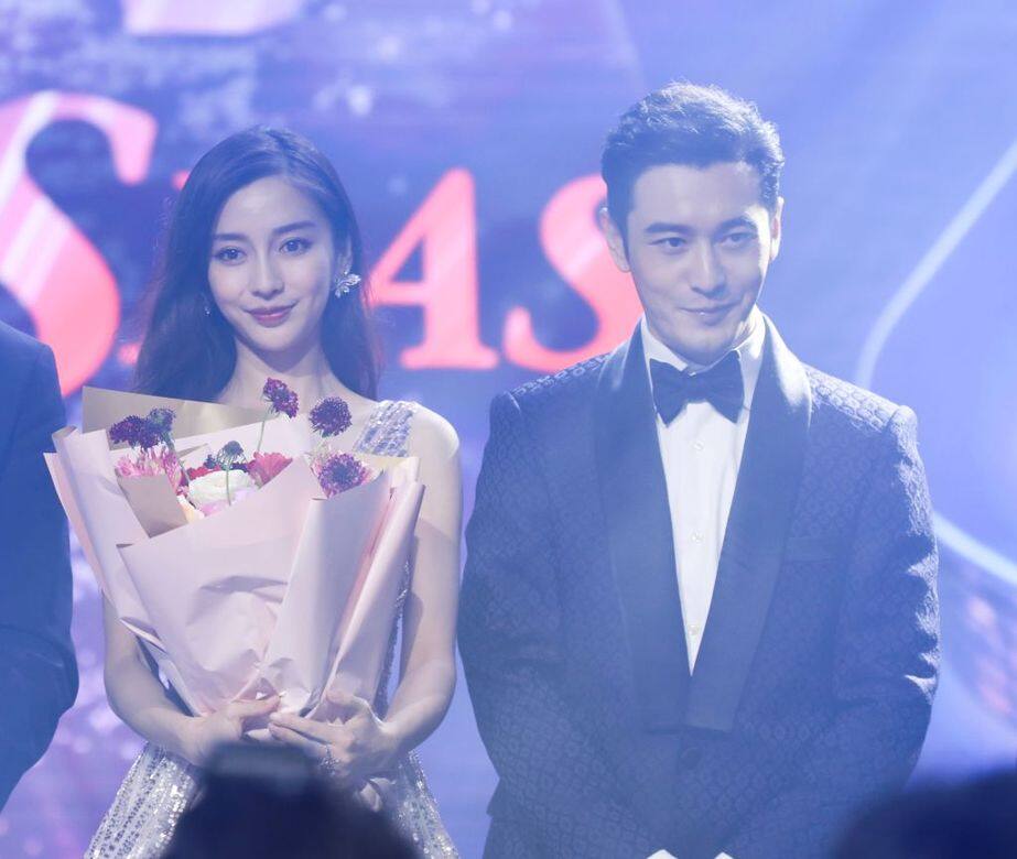 黃曉明、楊穎(Angelababy)這一對已多次傳出離婚消息,更言之鑿鑿指出,Baby因巨額稅 黃曉明、楊穎(Angelababy)這一對已多次傳出離婚消息,更言之鑿鑿指出,Baby因巨額稅