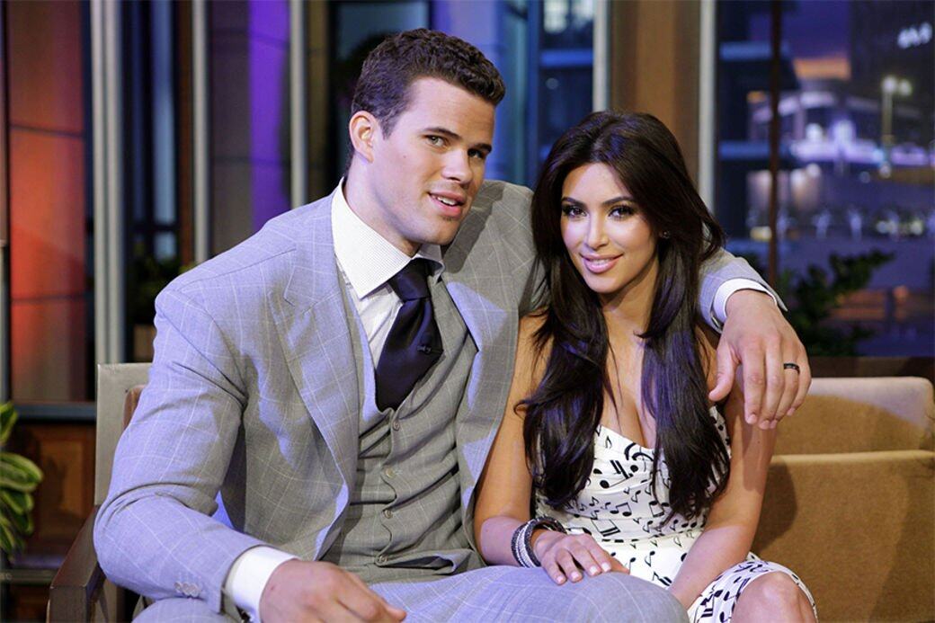 Kim Kardashian & Kris Humphries美國網紅Kim Kardashian身為時尚名媛,不過不足40歲的她,已經有3段婚 Kim Kardashian & Kris Humphries美國網紅Kim Kardashian身為時尚名媛,不過不足40歲的她,已經有3段婚