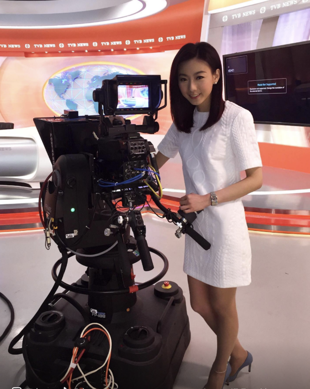 周嘉儀因為甜美外表而備受網民留意,然而她的感情生活與工作同樣受 周嘉儀因為甜美外表而備受網民留意,然而她的感情生活與工作同樣受