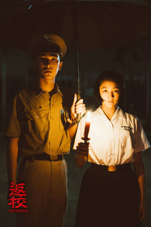 劇情主線圍繞研讀禁書的會社,當中會員的命運, 以及他們與校舍的聯繫 劇情主線圍繞研讀禁書的會社,當中會員的命運, 以及他們與校舍的聯繫