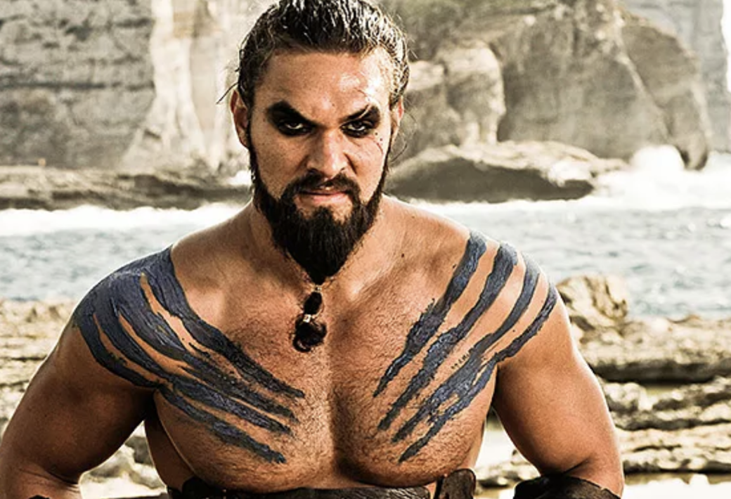 另一萬人迷就是飾演野性毛男的Jason Momoa,《水行俠》和《權力遊戲》把他推往事業 另一萬人迷就是飾演野性毛男的Jason Momoa,《水行俠》和《權力遊戲》把他推往事業