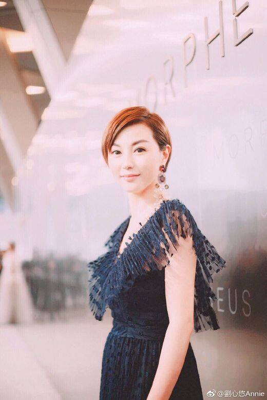 否定自己的人,終於在幾年前放下擔子。爸爸在她面前一口氣講了三聲對 否定自己的人,終於在幾年前放下擔子。爸爸在她面前一口氣講了三聲對