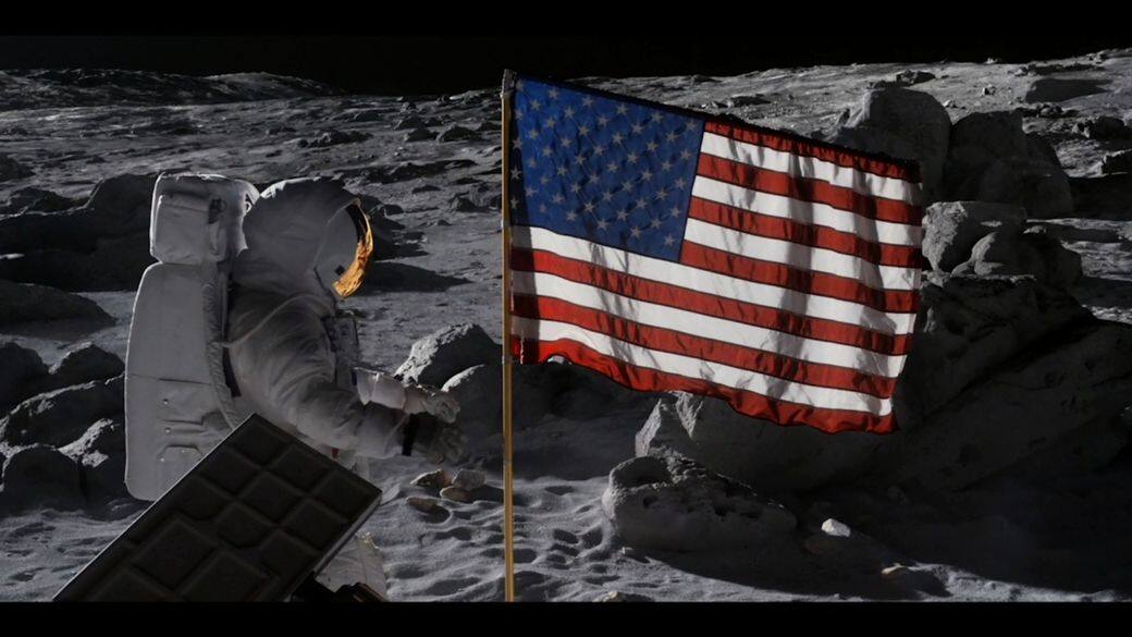 Apple TV+劇集《For All Mankind》故事背景設定在五、六十年代的美蘇太空競賽,但劇集與 Apple TV+劇集《For All Mankind》故事背景設定在五、六十年代的美蘇太空競賽,但劇集與