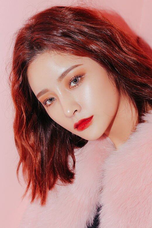 歡迎的韓國化妝品牌之一。分析員認為，金素熙的成功源自她對自己天賦