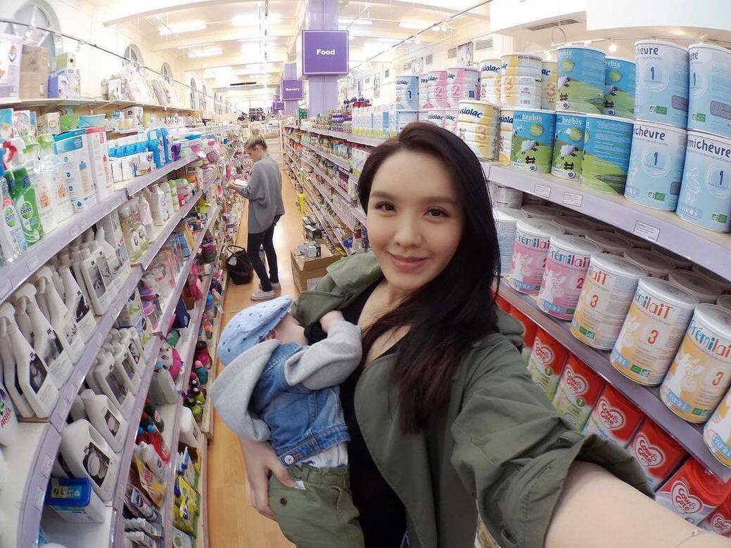 曬幸福餵BB相 Coffee林芊妤與兒子合照竟惹罵戰? 曬幸福餵BB相 Coffee林芊妤與兒子合照竟惹罵戰?