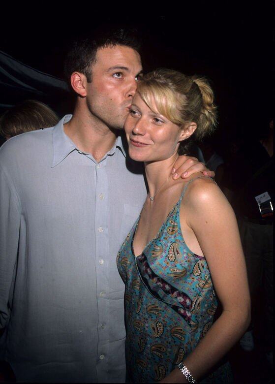 Gwyneth Paltrow vs Ben Affleck1997-2000一對情侶拍同一部電影時共演情侶，有時是福氣，Gwyneth Paltrow與