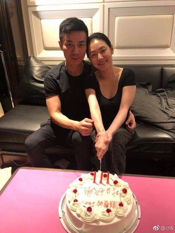 結婚13年了,女兒也大了,老夫老妻還是久不久就出來放放閃,對於藝人本 結婚13年了,女兒也大了,老夫老妻還是久不久就出來放放閃,對於藝人本