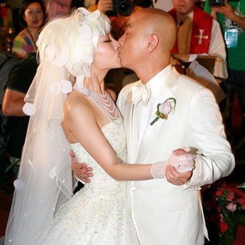 張衞健和太太張茜由拍拖到結婚 張衞健和太太張茜由拍拖到結婚