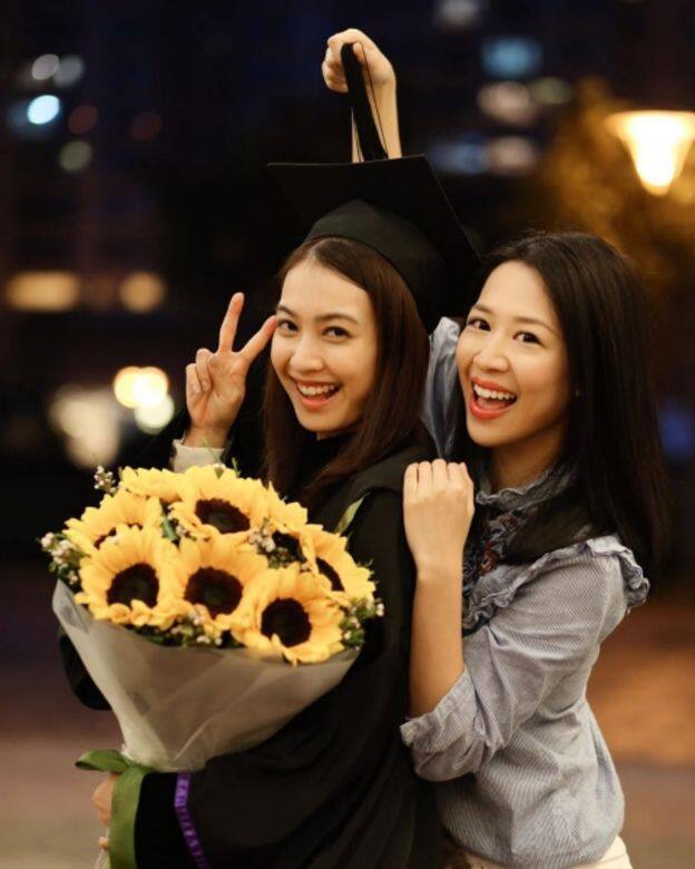 ELLE:因為分別完成了碩士課程,你們怎樣看高學歷女神這個稱號? ELLE:因為分別完成了碩士課程,你們怎樣看高學歷女神這個稱號?