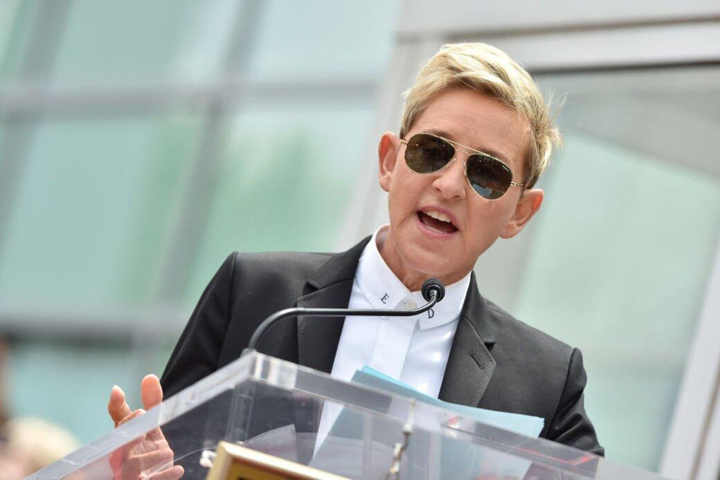 在香港也有女藝人擔任同一節目多年,Ellen DeGeneres亦一樣,她經營《艾倫秀》下月便 在香港也有女藝人擔任同一節目多年,Ellen DeGeneres亦一樣,她經營《艾倫秀》下月便