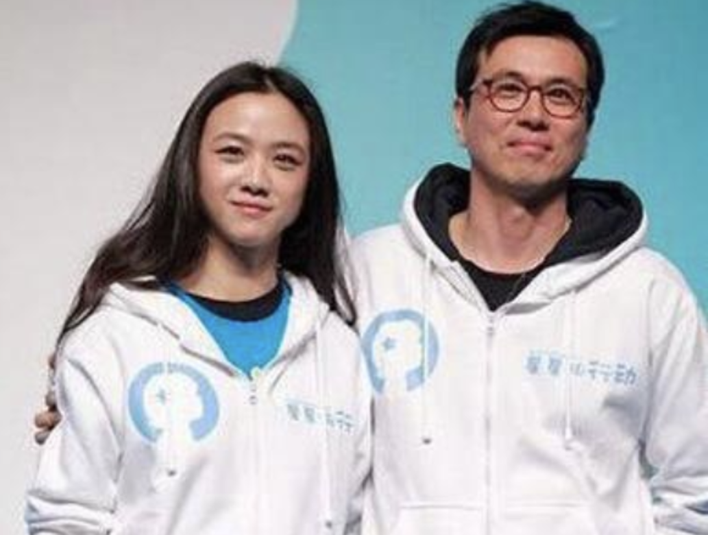 對的,只是「好友」,相反,卻跟在片中談情的玄彬傳緋聞,有指湯唯令玄彬和宋 對的,只是「好友」,相反,卻跟在片中談情的玄彬傳緋聞,有指湯唯令玄彬和宋