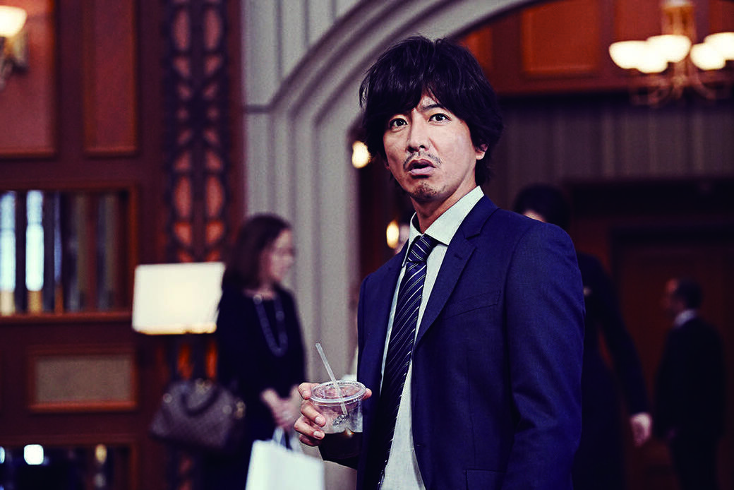 《假面酒店》中,木村拓哉首次演警察,他同時是臥底,深入酒店做前台員工(也 《假面酒店》中,木村拓哉首次演警察,他同時是臥底,深入酒店做前台員工(也