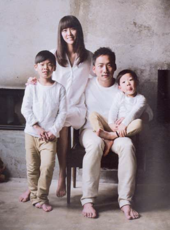 五月天石頭五月天結他手石頭27歲便成婚,是第一名五月天成員小登科 五月天石頭五月天結他手石頭27歲便成婚,是第一名五月天成員小登科