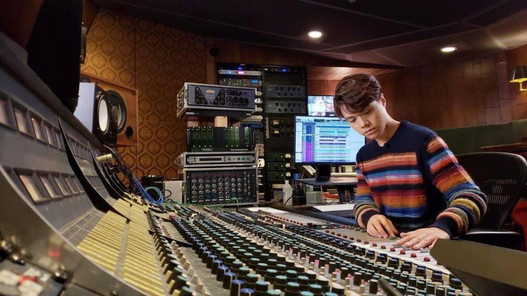 張敬軒在2015年接手香港歷史悠久的雅旺錄音室Avon Recording Studios,軒仔在繼廣州錄 張敬軒在2015年接手香港歷史悠久的雅旺錄音室Avon Recording Studios,軒仔在繼廣州錄
