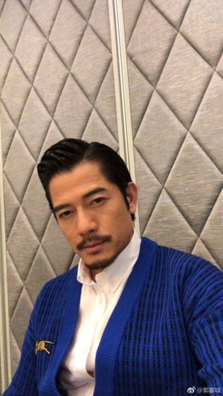 後來城城公開回應事件時眼泛淚光,聲稱自己遇上感情騙子,經理人小美 後來城城公開回應事件時眼泛淚光,聲稱自己遇上感情騙子,經理人小美