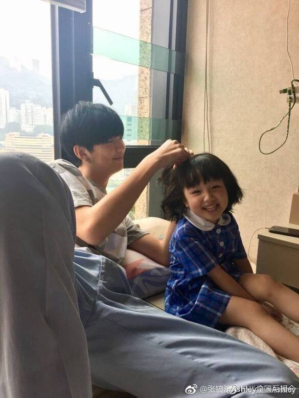張鎬濂與同母異父的妹妹感情好 張鎬濂與同母異父的妹妹感情好