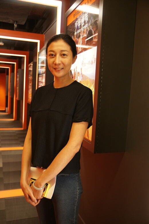 吳綺莉近年爆出酗酒、藏毒、家暴等醜聞。她與女兒卓林的關係惡劣,在傳媒 吳綺莉近年爆出酗酒、藏毒、家暴等醜聞。她與女兒卓林的關係惡劣,在傳媒
