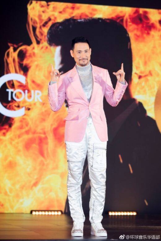 這位患上不治之症的女粉絲,就在離世前幾個小時購買第8排第26座的位置 這位患上不治之症的女粉絲,就在離世前幾個小時購買第8排第26座的位置