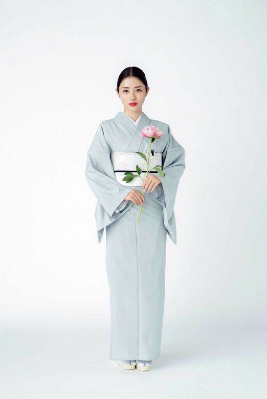 特質一:嬌貴外貌近5年,石原里美的地位真的很尊貴。有「日本第一美人」之 特質一:嬌貴外貌近5年,石原里美的地位真的很尊貴。有「日本第一美人」之