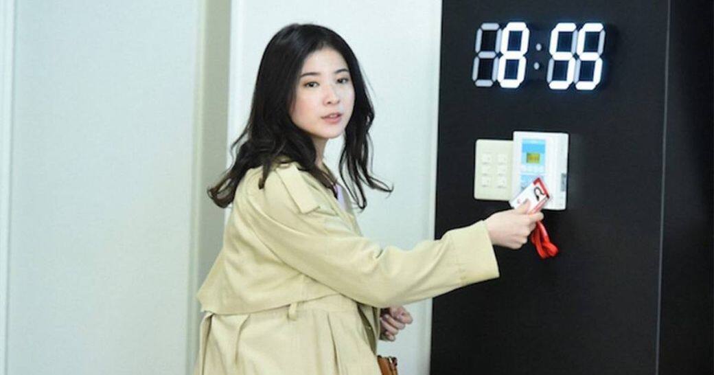 女主角之後轉職到一間網頁制作公司工作 女主角之後轉職到一間網頁制作公司工作